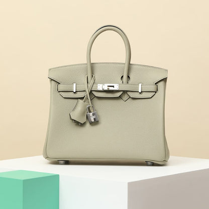 https://www.luxispro.com/image/cache/catalog/Hand%20Bag/Hermes/HM023/1-1000x1000.jpg