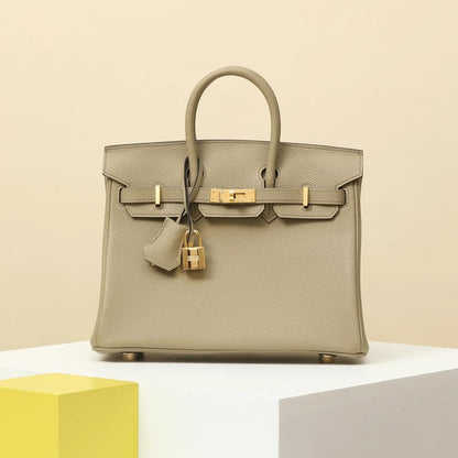 https://www.luxispro.com/image/cache/catalog/Hand%20Bag/Hermes/HM036/1-1000x1000.jpg